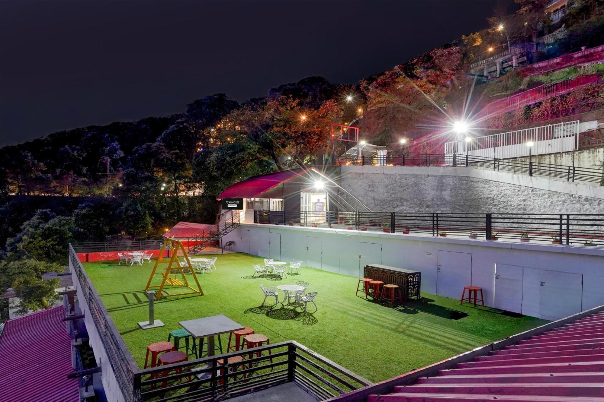 Super Townhouse Mall Road Near Library Chowk Mussoorie Exteriér fotografie