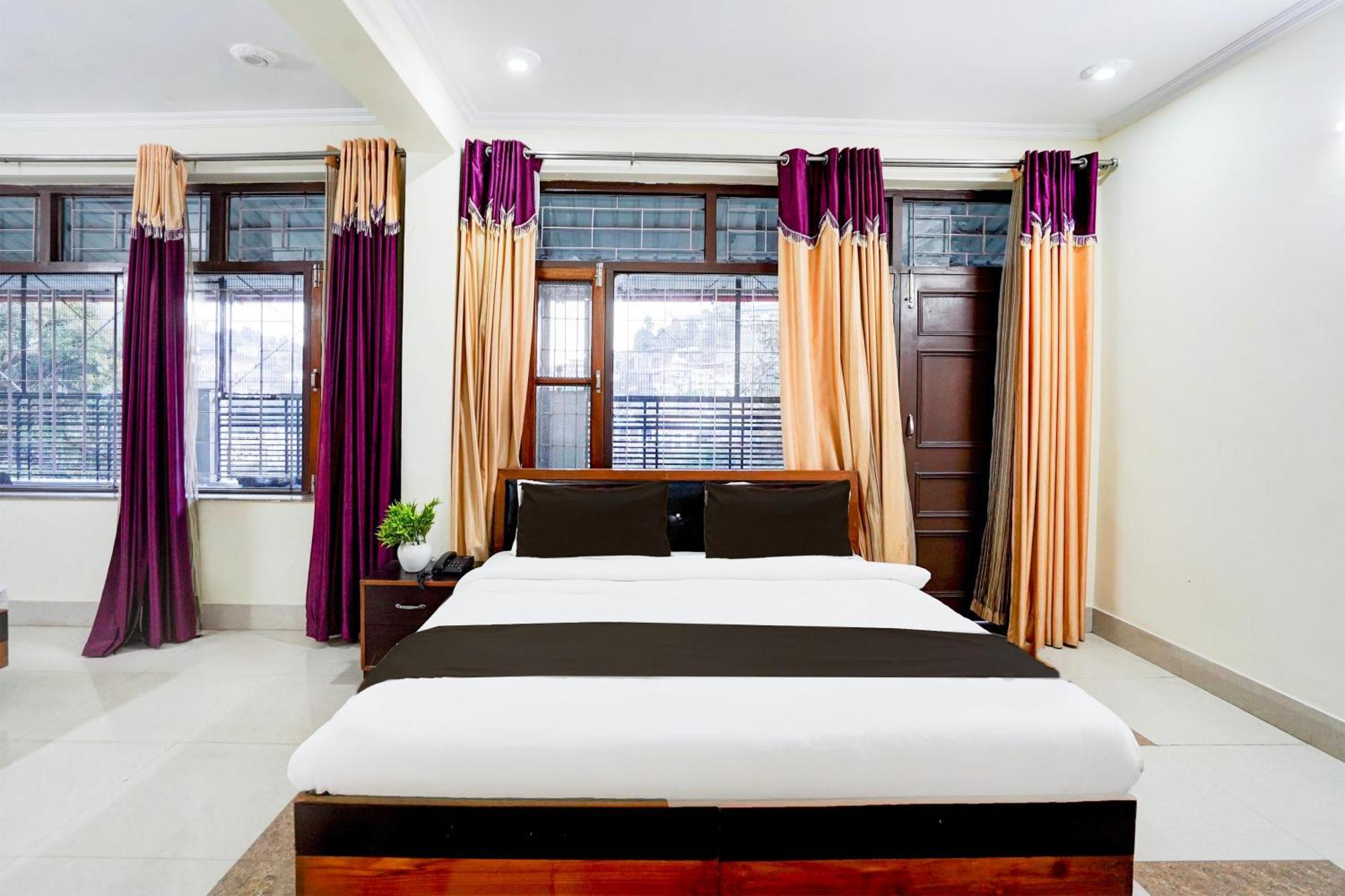 Super Townhouse Mall Road Near Library Chowk Mussoorie Exteriér fotografie